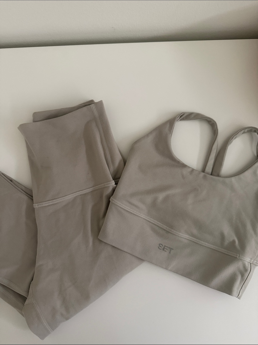 Set Active Taupe Set